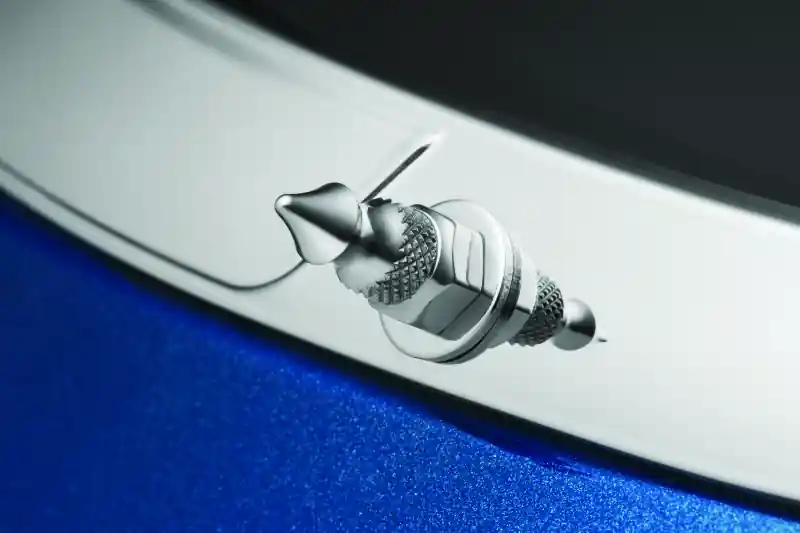 New Release Kuryakyn Windshield Spikes FLTR Chrome
